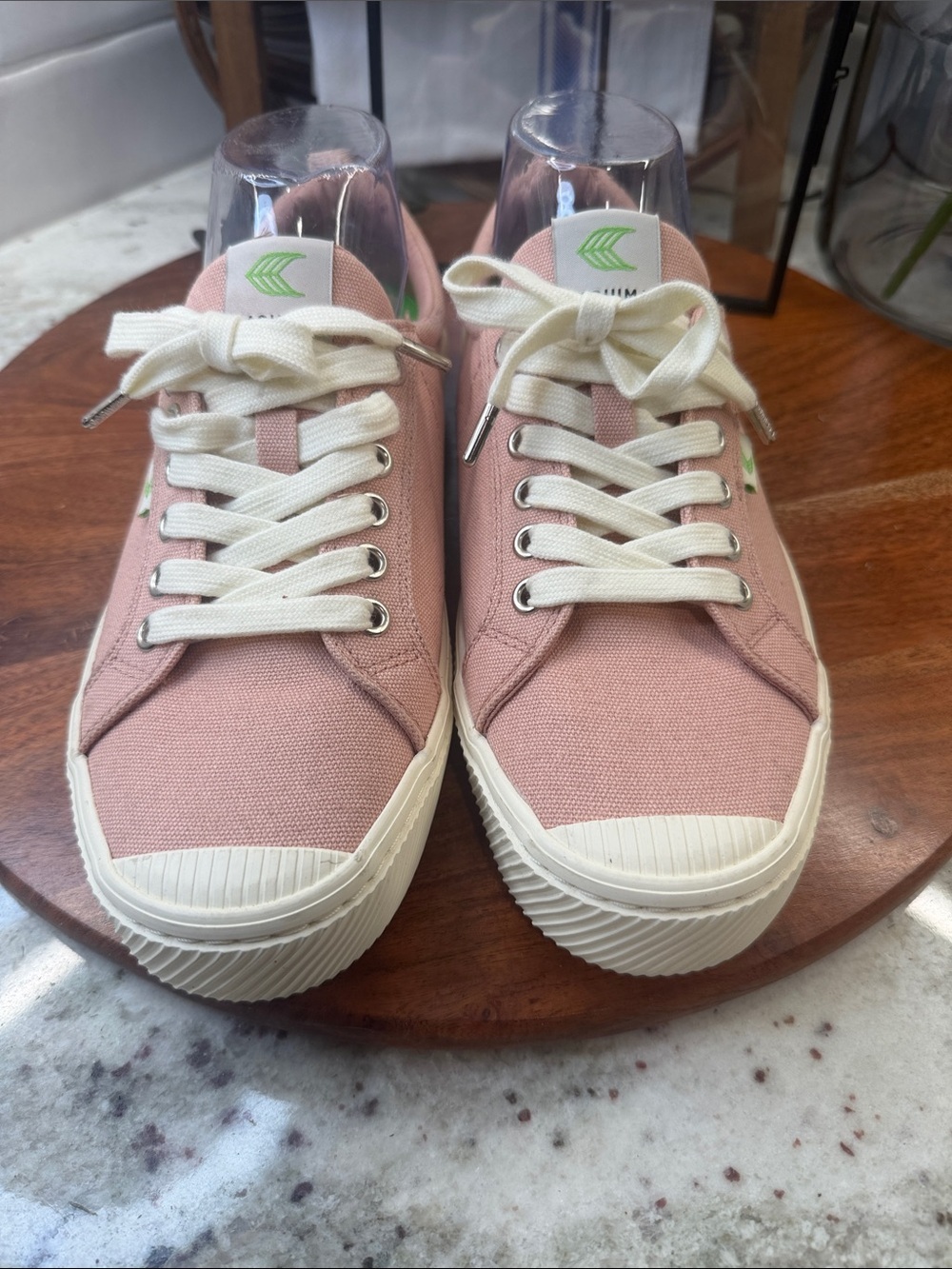 Cariuma OCA Low Cap Tie Sneaker - NWOT